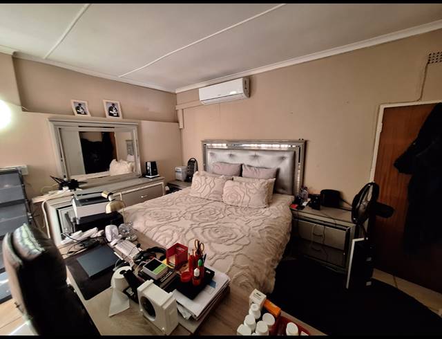 4 BEDROOM HOUSE FOR SALE IN VANDERBIJLPARK SW 5